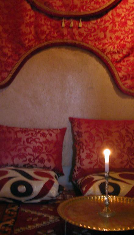 Kasbah Iswan Bed & Breakfast Kelaat-M'Gouna Екстериор снимка
