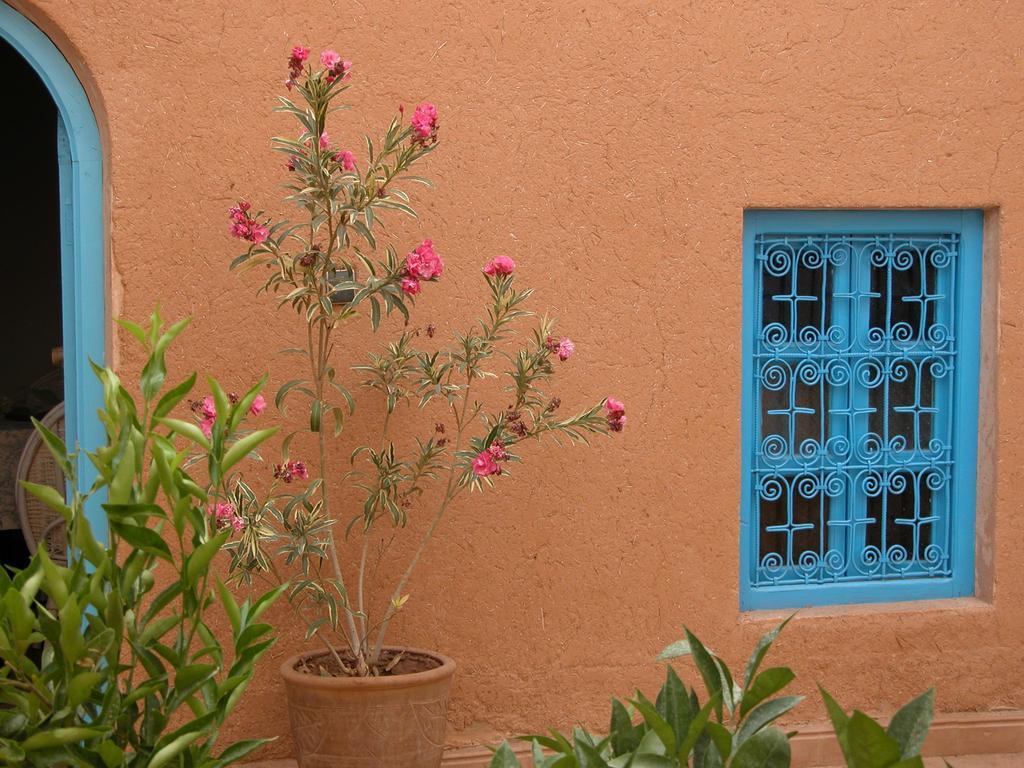 Kasbah Iswan Bed & Breakfast Kelaat-M'Gouna Екстериор снимка